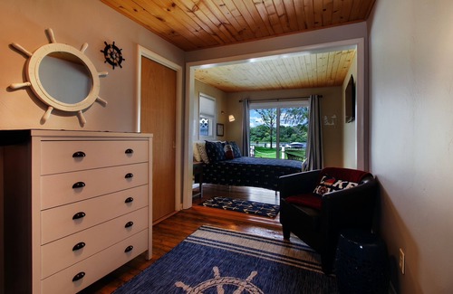Delavan Lake Cottage | Lake Delavan, South Shore - Lakefront Cottage with Pier