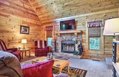 Sevierville House | Lake Douglas Cabin with Community Boat Launch!