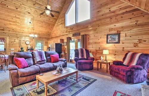 Sevierville House | Lake Douglas Cabin with Community Boat Launch!