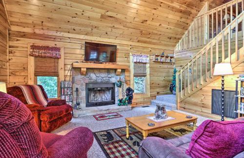 Sevierville House | Lake Douglas Cabin with Community Boat Launch!
