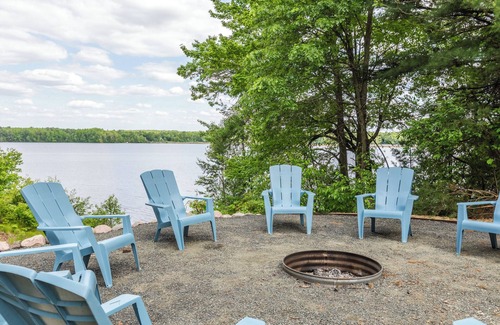 Mosinee Cottage | Lake DuBay Cottage, Pontoon Rental, swim, fishing, near Granite Peak