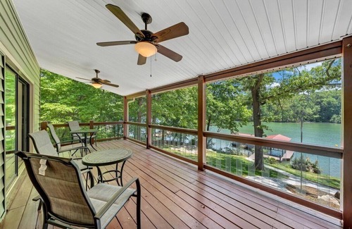 Smith Mountain Lake House | LAKE Emerald Shores: Lakefront & Private Dock