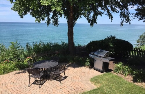 Madison-on-the-Lake House | Lake Erie Beachfront Retreat - 8 Bedrooms + Private Beach!