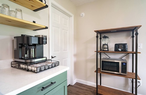 Vermilion House | Lake Erie Breeze:Your Restful Vermilion 3BR Vacation Home close to Cedar Point