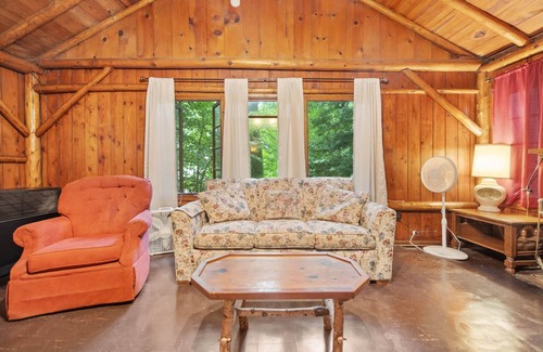 Whitehall Cabin | Lake Erie Log Cabin #2