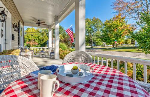 South Haven House | LAKE ESCAPE cottage located 5 blocks to Lake Michigan with Blue Stairs beach access