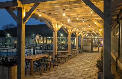 South Cerney House | Lake Escape - Hoburne Cotswolds