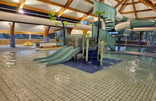 South Cerney House | Lake Escape - Hoburne Cotswolds
