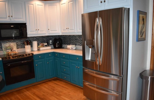 Townville House | Lake Escape-Lake Hartwell-best location on lake/new dock/swim seat/angled ladder
