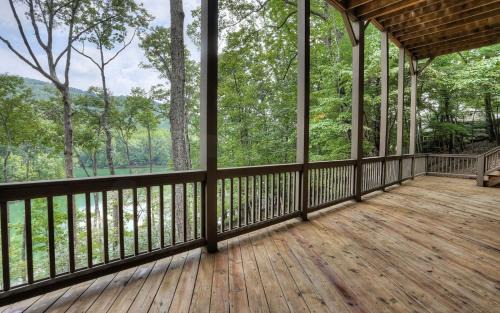 Big Canoe House | Lake Escape - Lounge with Scenic Lake Views