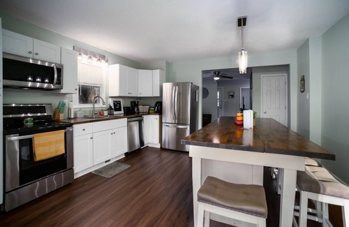 Ninety Six Cottage | LAKE ESCAPE ON GREENWOOD