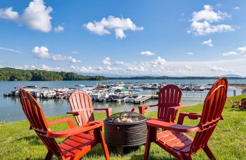 Dandridge House | Lake Escape @ Smoky MTN Lakeside
