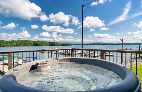 Dandridge House | Lake Escape @ Smoky MTN Lakeside