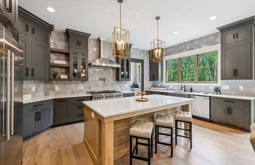Lebanon House | Lake Estate w private Dock on 2 acres Just outside Nashville, Tn!
