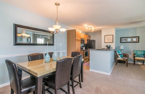 Brandon Condo | Lake Front - 1 bedroom w/a den 1 bath