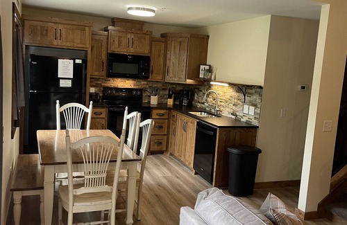 Branson Resort | Lake Front 4BR/2BA Lake Taneycomo