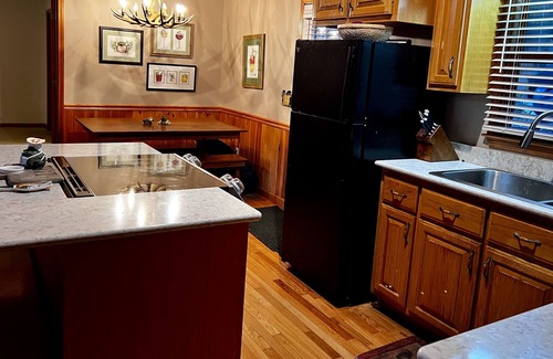 Blairsville House | Lake Front Cabin for the PERFECT Holiday Getaway ! Pet Friendly!