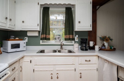 Martinsville Apartment | Lake Front Cabin Peaceful hot tub and Fire pit