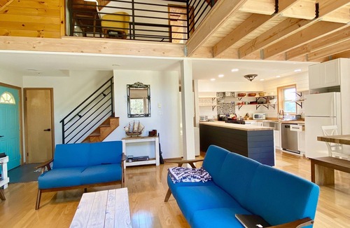 Athens House | Lake Front Chalet in Catskill close to Skii Slopes