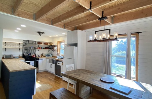 Athens House | Lake Front Chalet in Catskill close to Skii Slopes