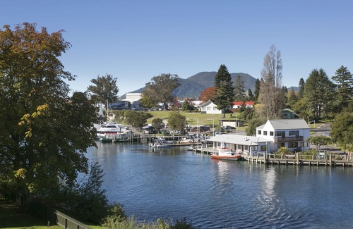 Taupo Ski Chalet | Lake Front Chalet in Taupo