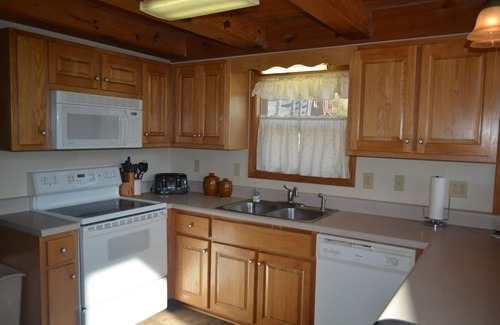 Flat Hollow Marina House | Lake front home, Hot tub, Boat dock near Flat Hollow Marina in Speedwell Tn.