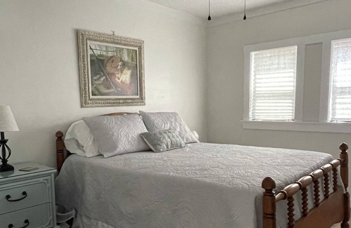 Lake Waccamaw House | Lake front home on beautiful coastal natural lake