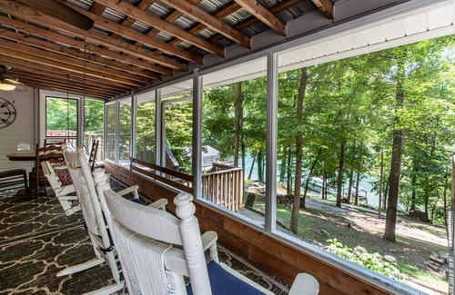 Rocky Top House | Lake Front Home on beautiful Norris Lake with Covered Dock