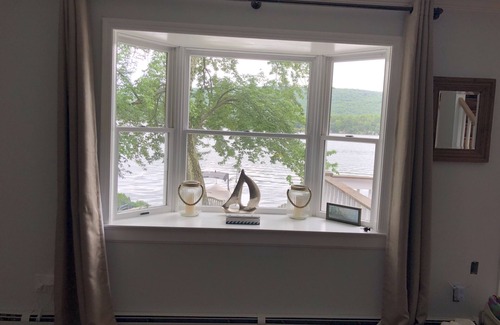 Hewitt House | Lake front home on Greenwood Lake