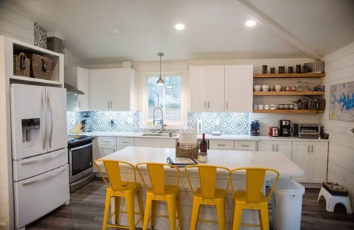 Chapin House | Lake front home, private dock, water toys, kayaks