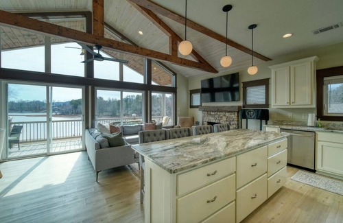 Cedar Cliff House | Lake Front Home with Stunning lake and mountain views