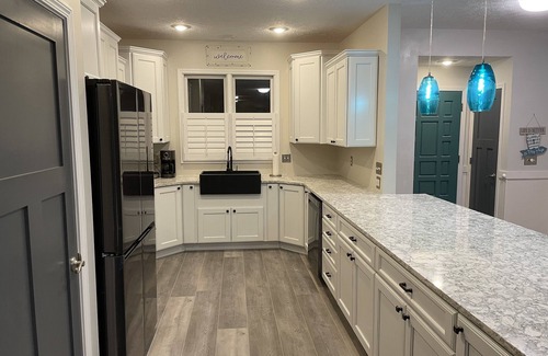 Salem Condo | Lake front Keowee Condo w/Balcony & Resort Amenities! 20 min to Clemson!