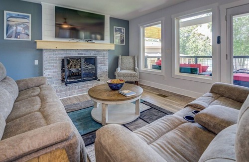 Mansfield House | Lake Front Living, with fire pit and dock!