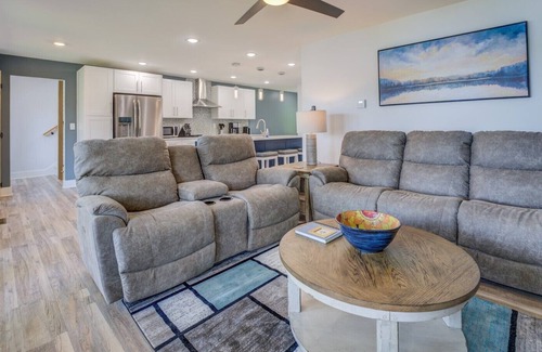 Mansfield House | Lake Front Living, with fire pit and dock!