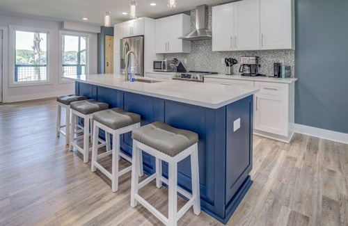Mansfield House | Lake Front Living, with fire pit and dock!