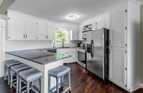 Mount Gilead House | Lake Front Luxury