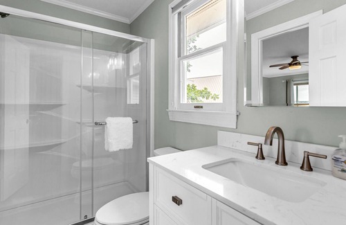 Mount Gilead House | Lake Front Luxury