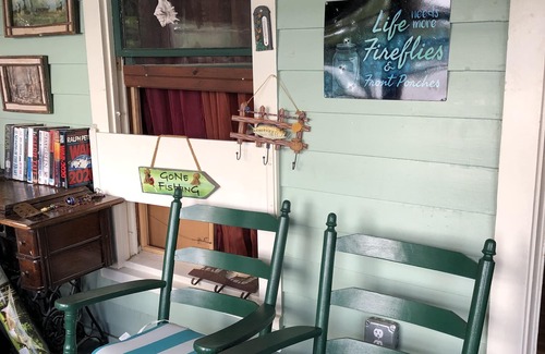 Gloversville House | LAKE FRONT MAGIC. A Secluded cottage in the Adirondack Park on MOUNTAIN LAKE