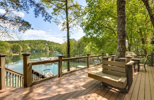 Waleska House | Lake Front, PETS, Theater, Dock, Swim-Fish-Boat, Fire Pit, NEW BOAT, Pickleball