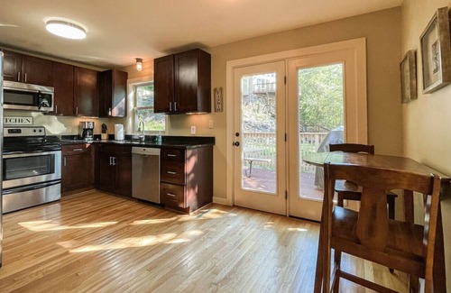 Cadiz House | Lake Front - Private Dock - Sleeps 10!