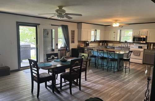 Jones Mills House | Lake front property with cabana on Lake Catherine. 20 minutes from Casino.