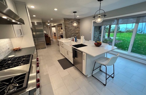 Port Washington House | Lake Front Retreat with Hot Tub