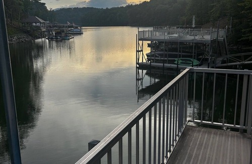 The Arbor House | Lake Front Retreat with 2-tier Dock/Brand new 4 Bedroom Home