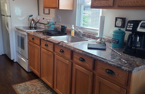 Crossville House | Lake Front Sleeps 4. Close to Waterfalls, Parks, Golf, Fishing & Dog Friendly.