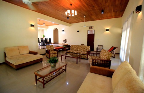 Peliyagoda Hotel | Lake Garden Villa - Kelaniya