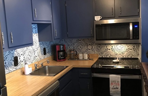 Lake Geneva Condo | Lake Geneva Area Lakeside Retreat! Close to Golf, Shopping, Restaurants & More!