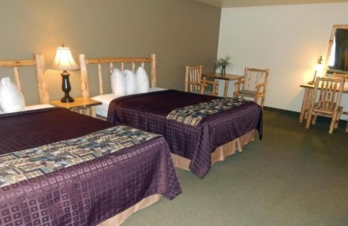 Ponderay House | Lake Getaway! 3 Modern Queen Units, Lake Pend Oreille, 111 miles of Shoreline