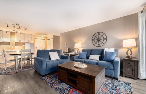Acme Condo | ⛳ Lake & Golf View Condo @ Grand Traverse Resort | King Suite + Balcony + Beach Access ➠ 5056