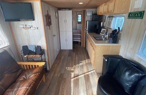 New Tazewell Boat Rental | Lake Gypsy Floating House on Beautiful Norris Lake - Your Private Lake Oasis