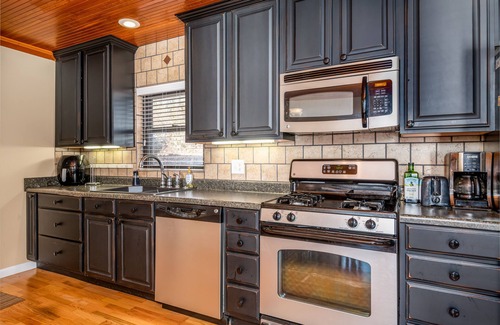 Taylorsville Cottage | Lake Hickory Cottage
